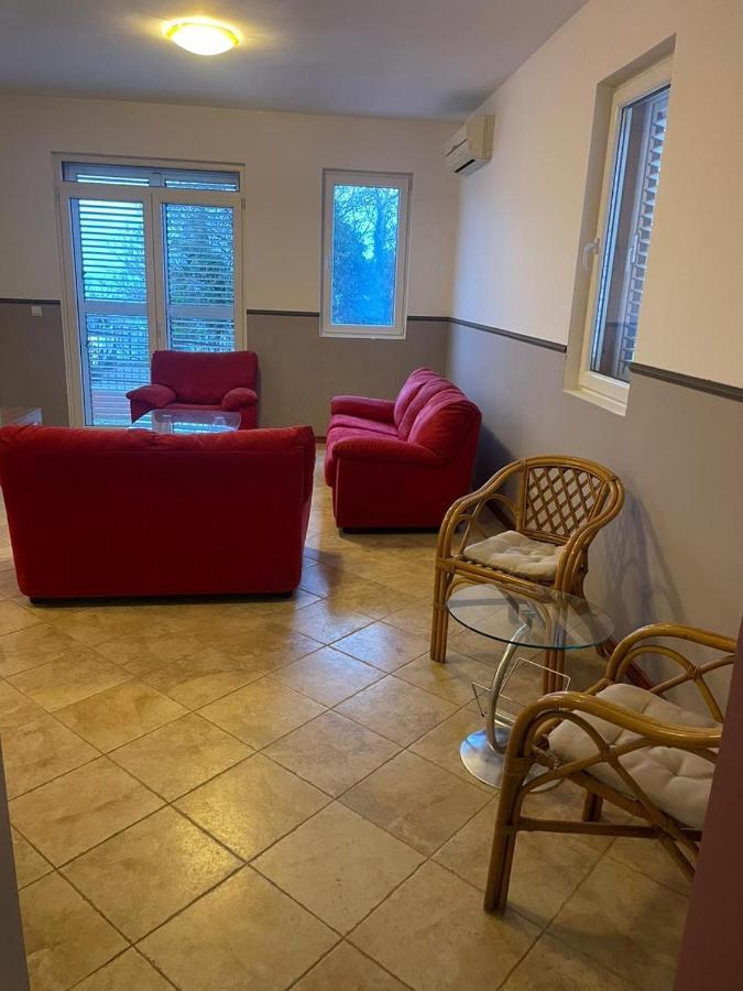 Metaxi Suits Guest house 3*