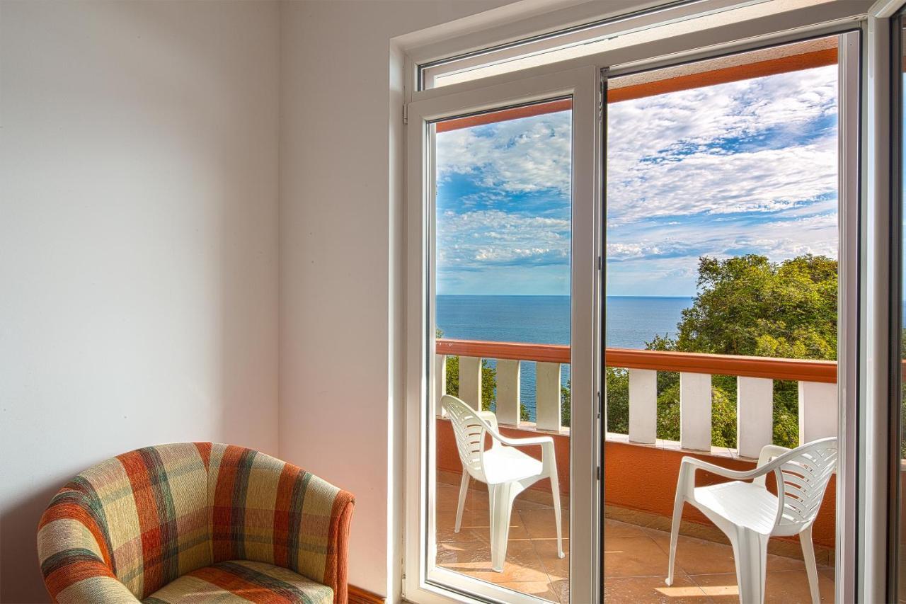 Guest house Metaxi Suits 3*