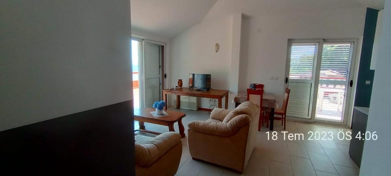 Metaxi Suits Guest house