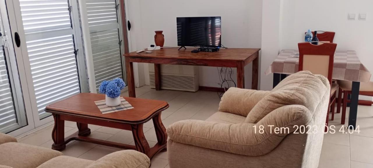 Metaxi Suits Guest house