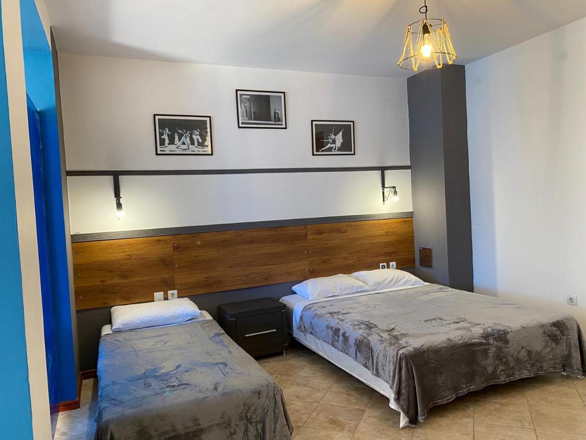 Metaxi Suits Budva