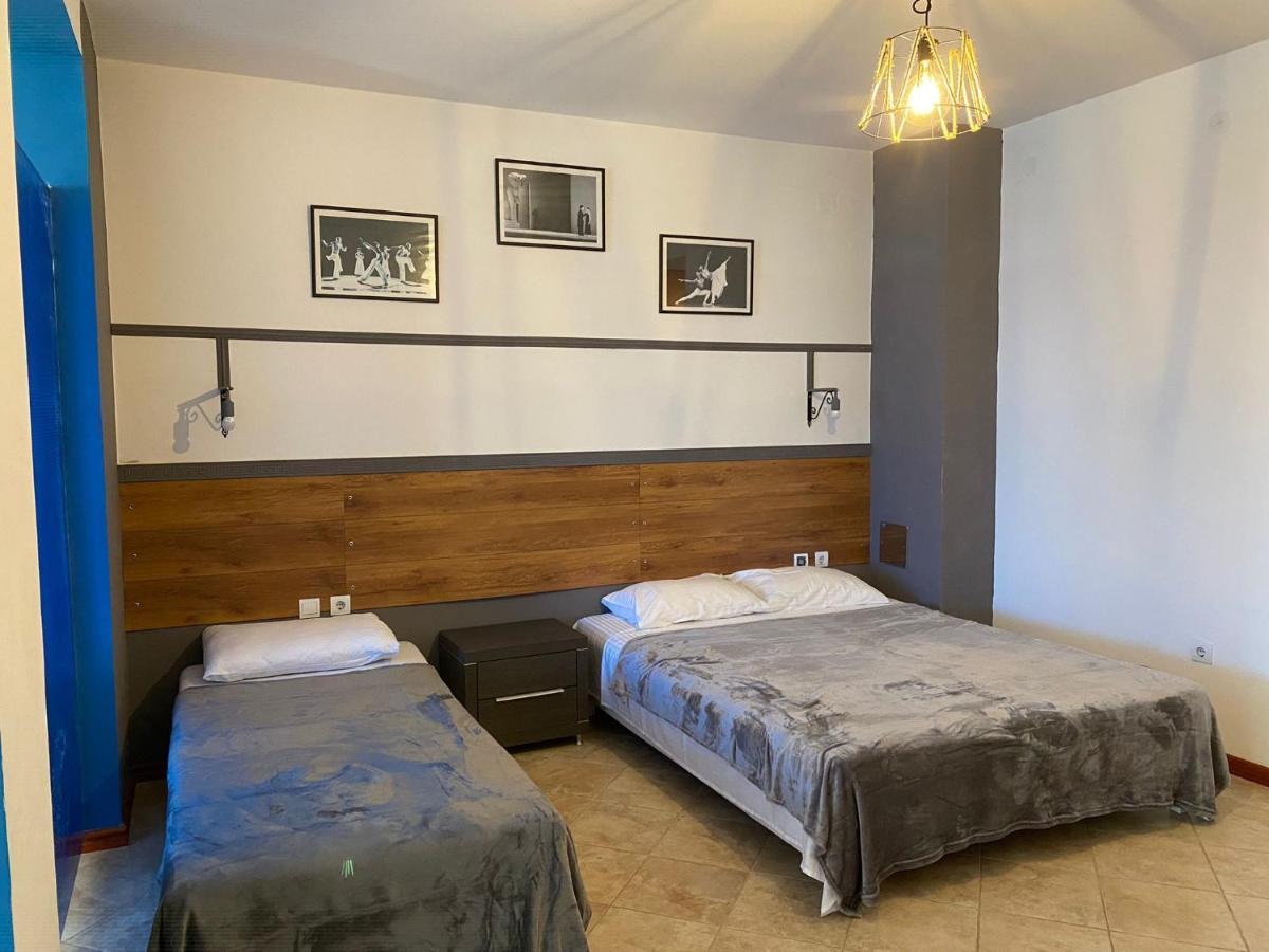 Metaxi Suits Budva
