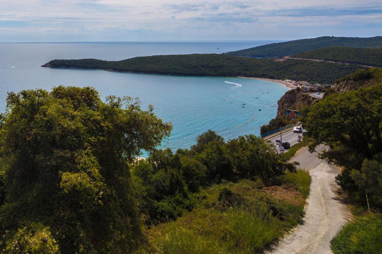 Metaxi Suits 3* Budva