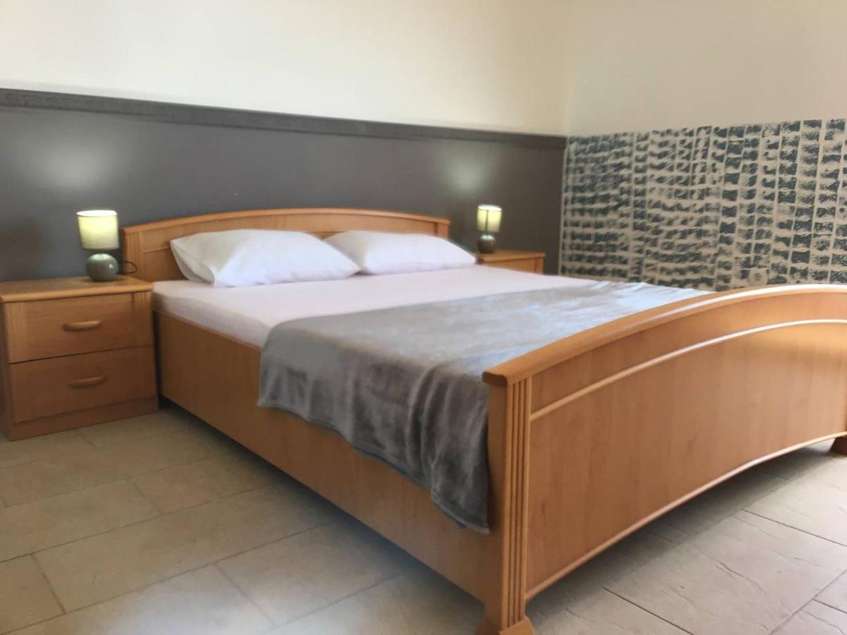 Gasthof Metaxi Suits Budva