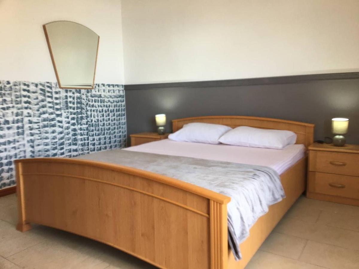 Metaxi Suits 3* Budva