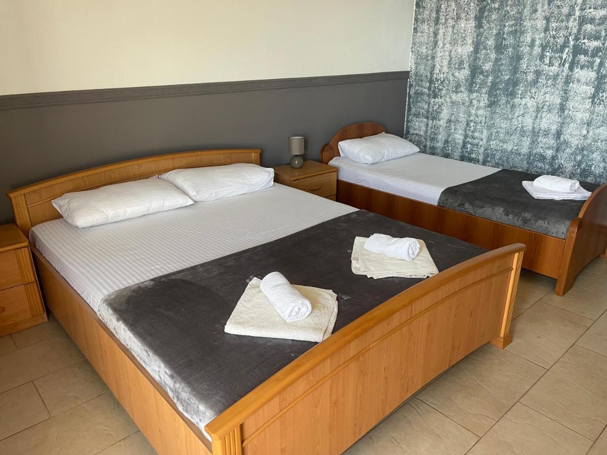 Metaxi Suits Budva