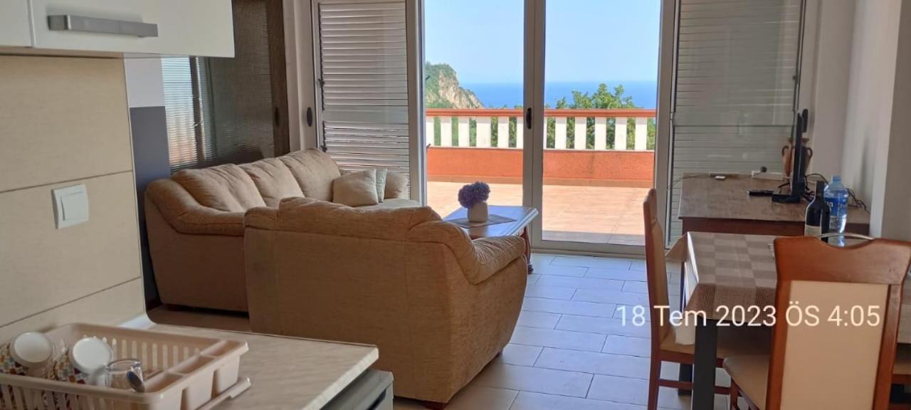 Metaxi Suits 3* Budva