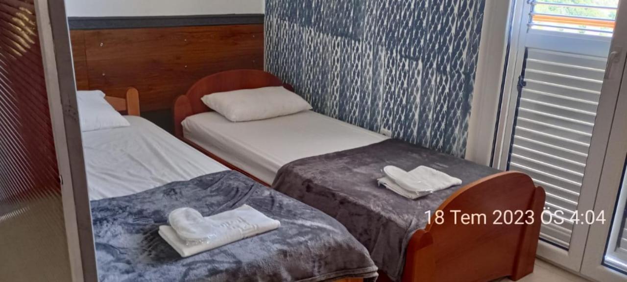 Metaxi Suits 3* Budva