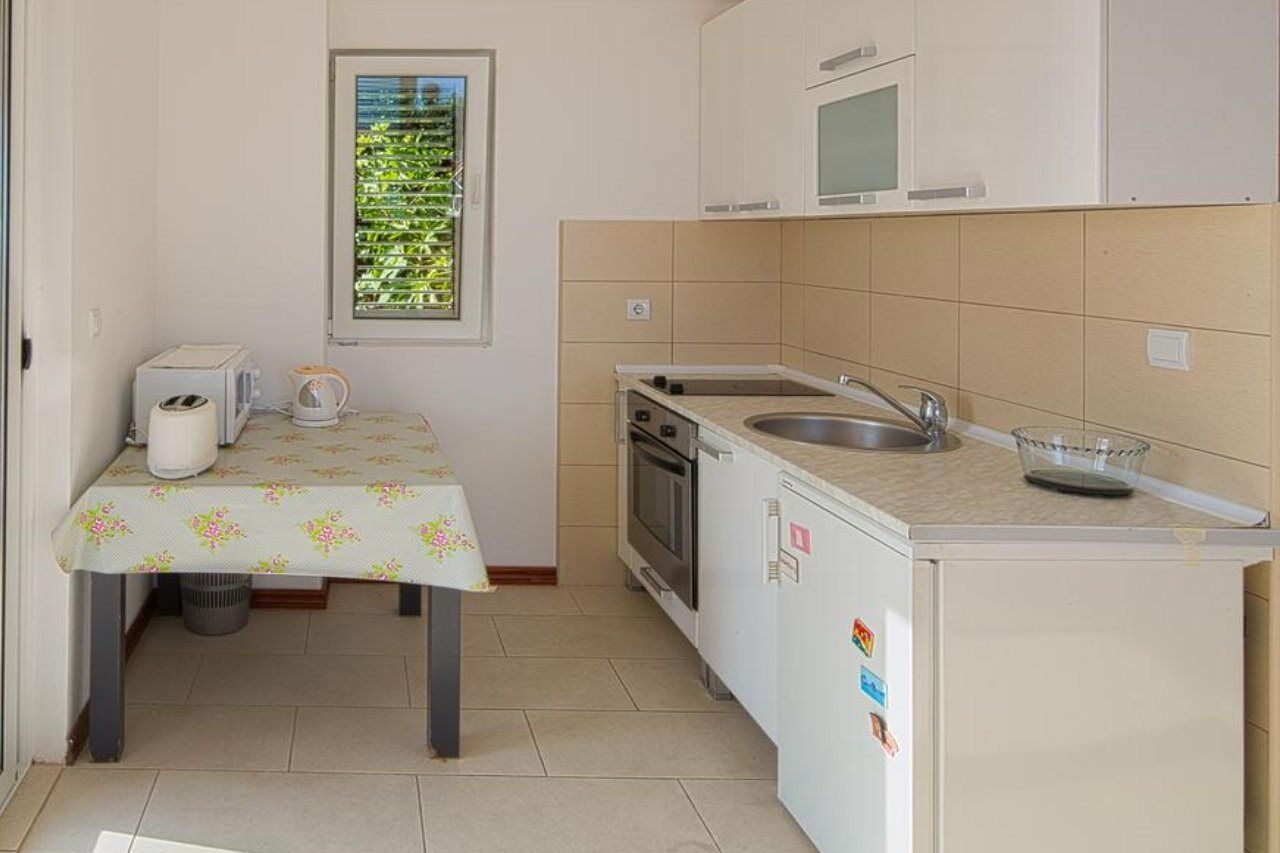 Metaxi Suits 3* Budva